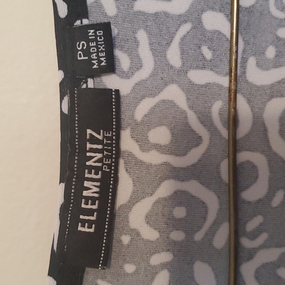 Elementz black and white pattern short sleeve rouched top - Picture 2 of 7